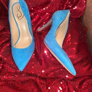 Elegant Blue Suede Pumps